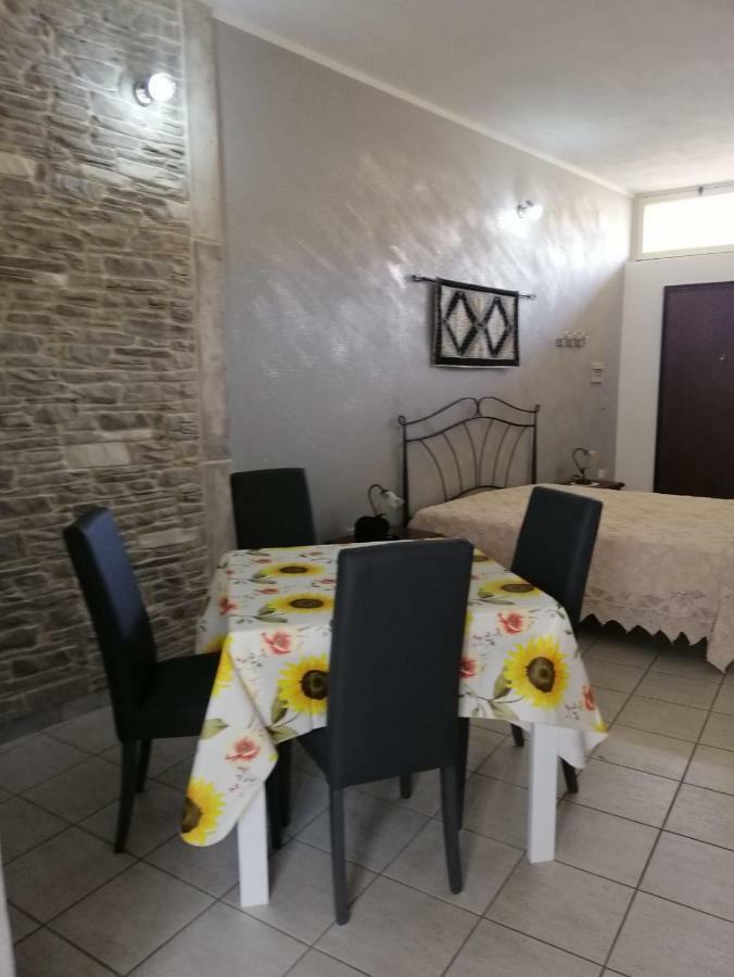 Ortensia Apartment San Vito  Luaran gambar